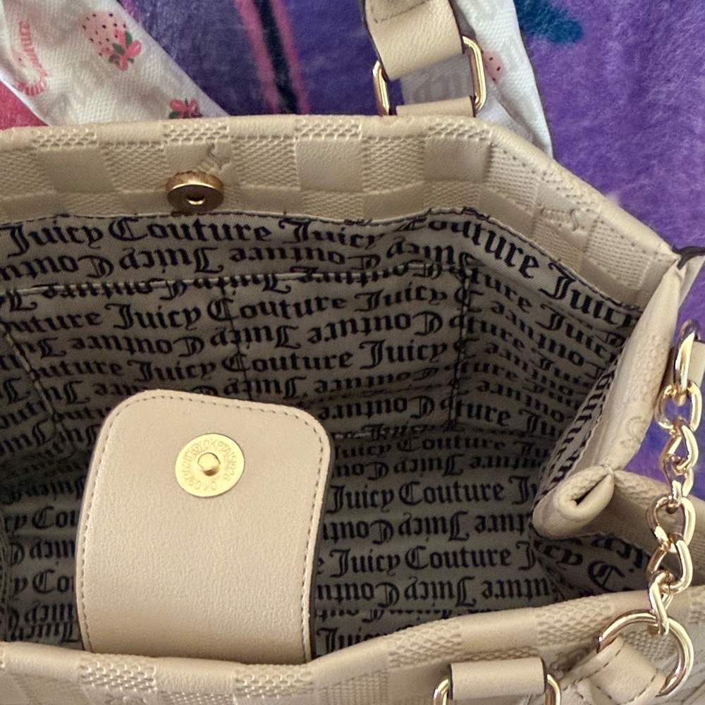 Juicy Couture Beige Checkered Tote with Scarf - Picture 4 of 6